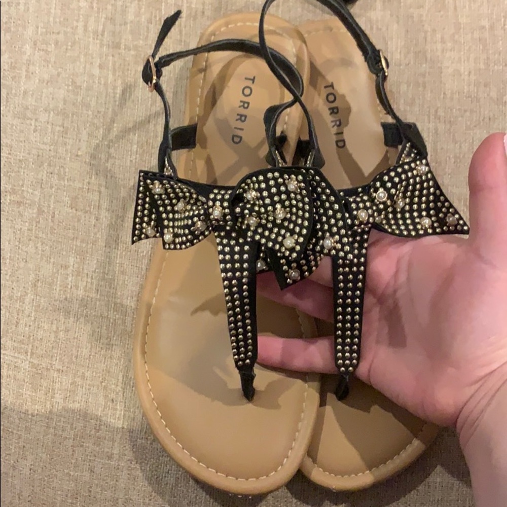 Bow sandals